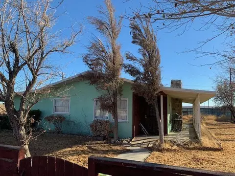 26800 John St, Boron, CA 93516 photo 2