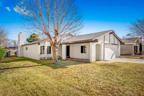44232 Fig Ave, Lancaster, CA 93534 photo 2