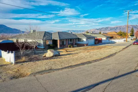 21917 Ben, Tehachapi, CA 93561 photo 2