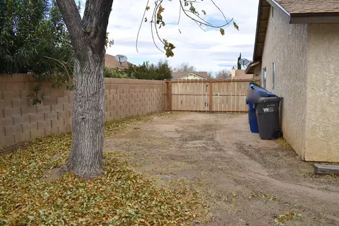 2134 Balmont St, Lancaster, CA 93536 photo 19