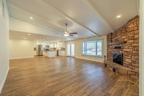 42917 Normandy Ln, Lancaster, CA 93536 photo 7