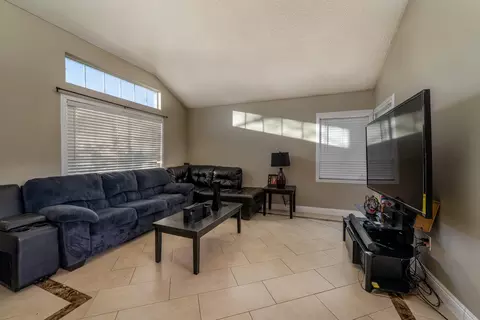 39446 Avignon Ln, Palmdale, CA 93551 photo 7