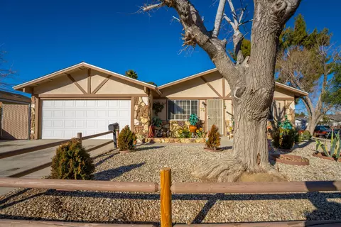 1349 Avenue J1 E, Lancaster, CA 93535 photo 3