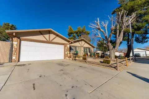 1349 Avenue J1 E, Lancaster, CA 93535 photo 5