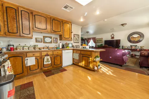 1349 Avenue J1 E, Lancaster, CA 93535 photo 13