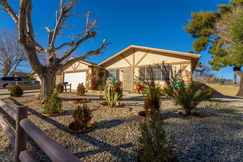1349 Avenue J1 E, Lancaster, CA 93535 photo 4