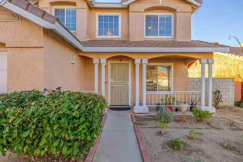 36717 45th St E St, Palmdale, CA 93552 photo 4