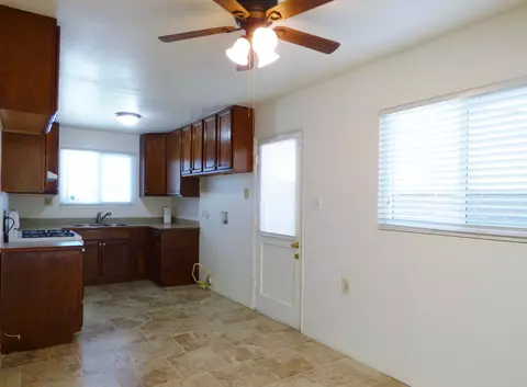 44724 Andale Ave, Lancaster, CA 93535 photo 8