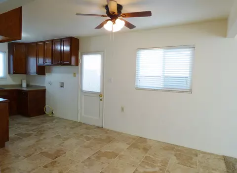 44724 Andale Ave, Lancaster, CA 93535 photo 9