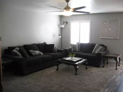 45722 Barham Ave, Lancaster, CA 93534 photo 2