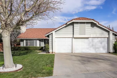 37424 Windsor Ct, Palmdale, CA 93550 photo 2
