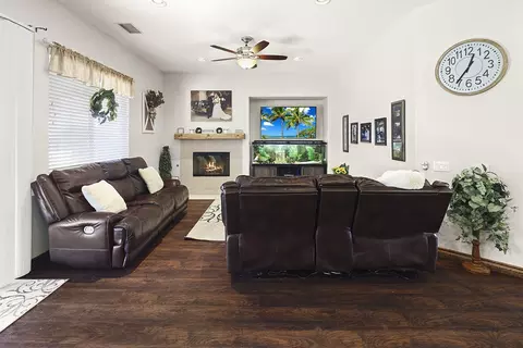 44841 Shad St, Lancaster, CA 93536 photo 10