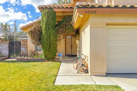 44569 Stonebridge Ln, Lancaster, CA 93536 photo 3