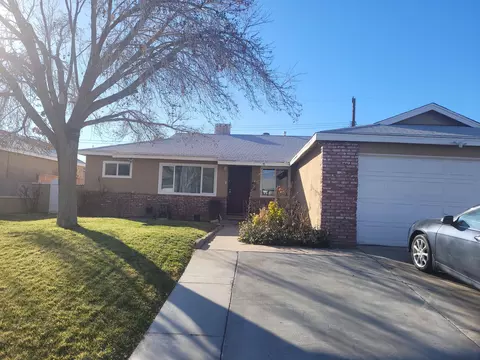 43747 Beech Ave, Lancaster, CA 93534 photo 1