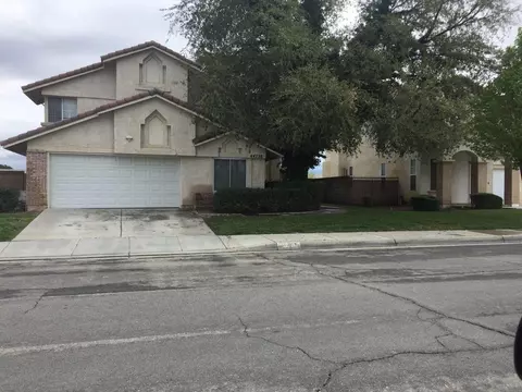 44738 Cerisa St, Lancaster, CA 93535 photo 2