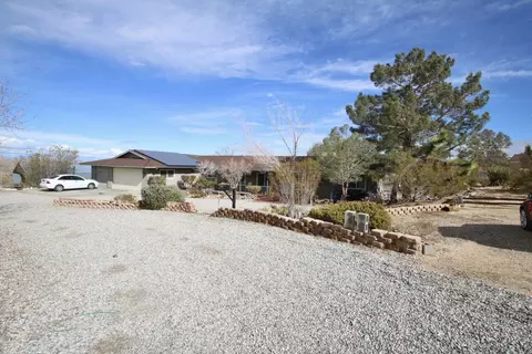 7237 Juniper Rd, Joshua Tree, CA 92252 photo 4