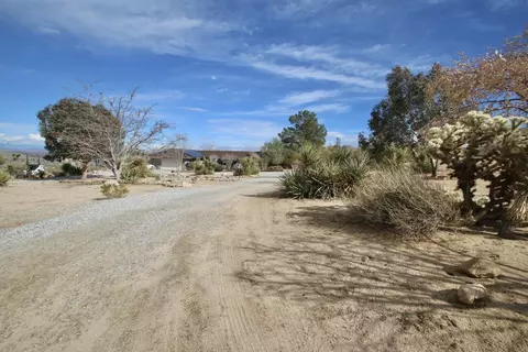 7237 Juniper Rd, Joshua Tree, CA 92252 photo 3