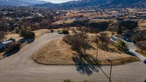 19801 Hi Ct, Tehachapi, CA 93561 photo 2