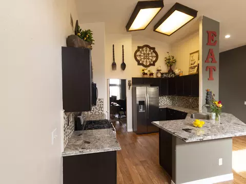 6814 Andover Ave, Lancaster, CA 93536 photo 11