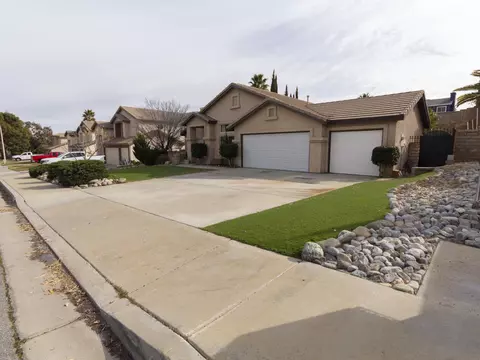 6814 Andover Ave, Lancaster, CA 93536 photo 3