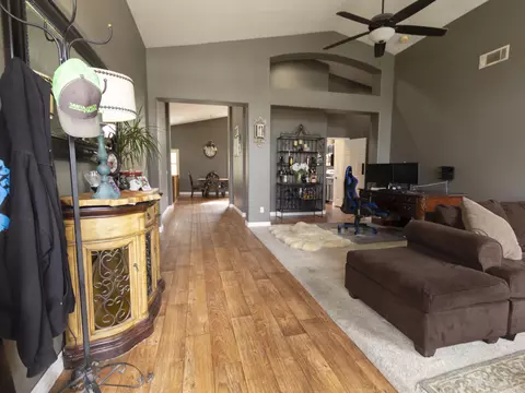 6814 Andover Ave, Lancaster, CA 93536 photo 4