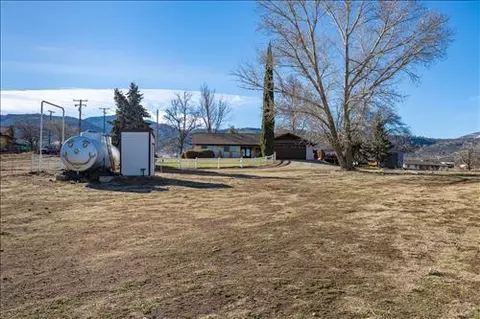 21136 State Hwy 202, Tehachapi, CA 93561 photo 2