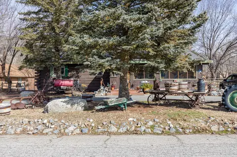 29561 Fawn Way, Tehachapi, CA 93561 photo 2
