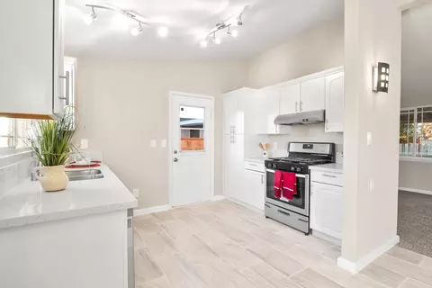 403 Lingard St E, Lancaster, CA 93535 photo 7