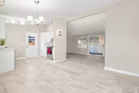 403 Lingard St E, Lancaster, CA 93535 photo 4