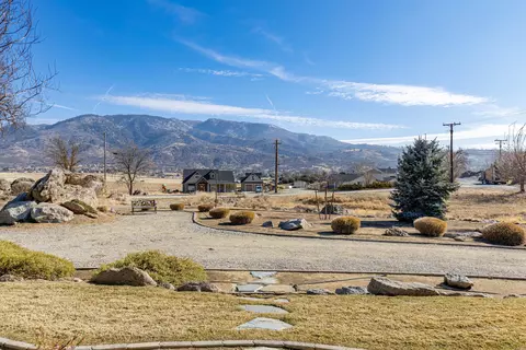 18820 St Andrews Dr, Tehachapi, CA 93561 photo 5
