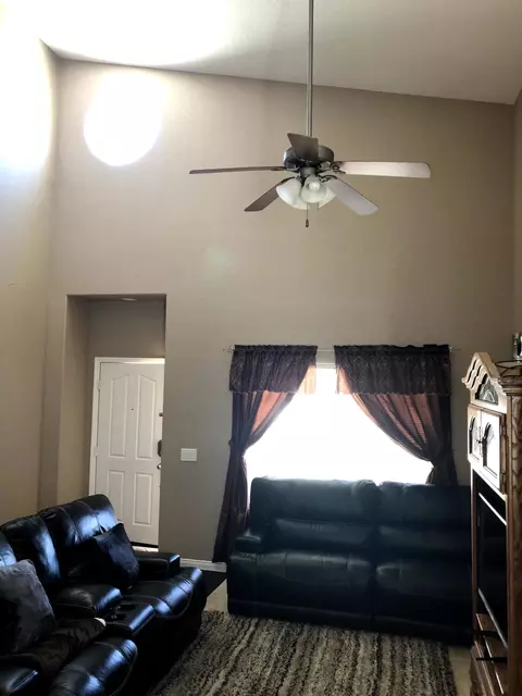 43903 Sandstarr Ct, Lancaster, CA 93535 photo 8