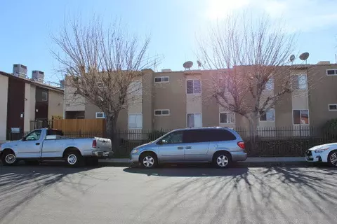 222 Avenue Q7 E, Palmdale, CA 93550 photo 2