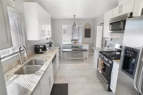 37604 4th St E, Palmdale, CA 93550 photo 4