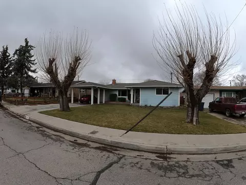 507 Pauley St S, Tehachapi, CA 93561 photo 2