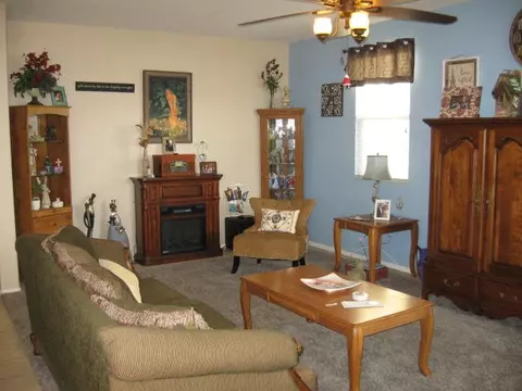 44910 Shad St, Lancaster, CA 93536 photo 4