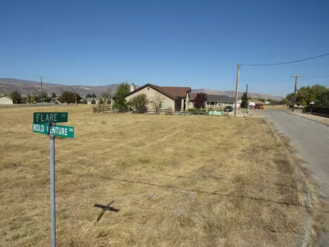18210 Bold Venture Dr, Tehachapi, CA 93561 photo 1