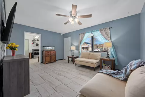44327 Heaton Ave, Lancaster, CA 93534 photo 4