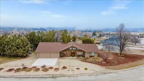 29581 Ryder Cup Ln, Tehachapi, CA 93561 photo 2