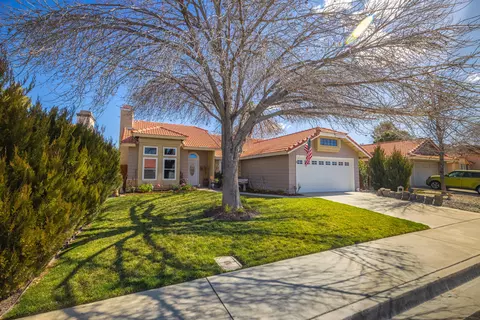 43236 27th St W, Lancaster, CA 93536 photo 2