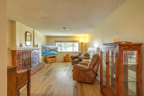43922 Fenner Ave, Lancaster, CA 93536 photo 9