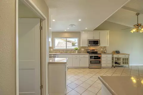 43922 Fenner Ave, Lancaster, CA 93536 photo 12