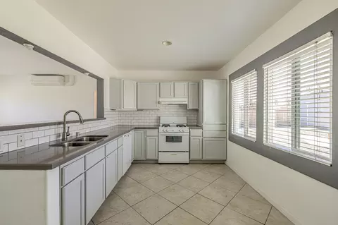 42419 30th St W, Lancaster, CA 93536 photo 5