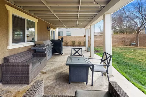 43525 Hampton St, Lancaster, CA 93536 photo 36