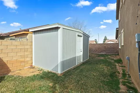 43525 Hampton St, Lancaster, CA 93536 photo 34