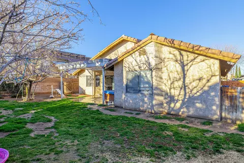 44052 Ruthron Ave, Lancaster, CA 93536 photo 16