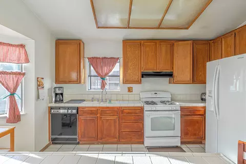 44052 Ruthron Ave, Lancaster, CA 93536 photo 5