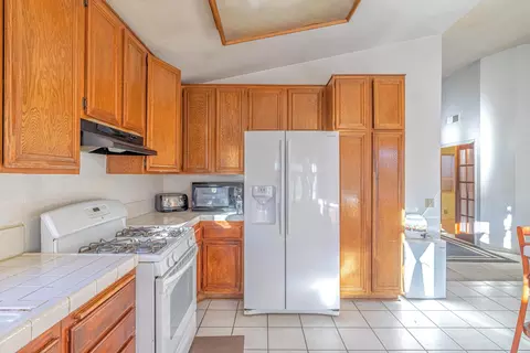 44052 Ruthron Ave, Lancaster, CA 93536 photo 7
