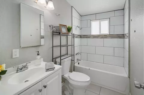 44026 3rd St E, Lancaster, CA 93535 photo 14