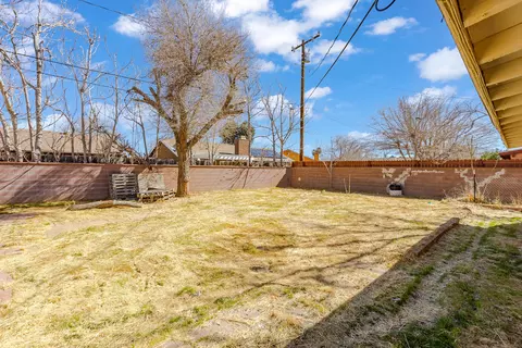 44026 3rd St E, Lancaster, CA 93535 photo 15
