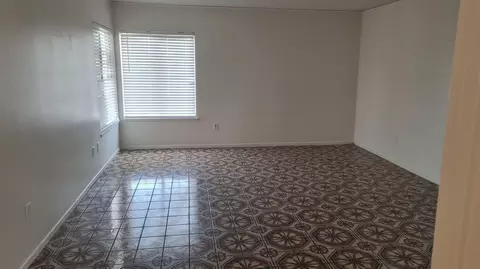 44015 7th St E, Lancaster, CA 93535 photo 4